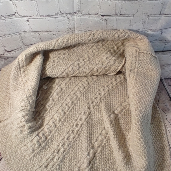 Inis Crafts Merino Wool Cable Knit Tan Poncho Shawl - Picture 10 of 14